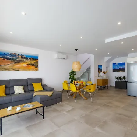 فيلة Gara 8 بْوُرتو كاليرو