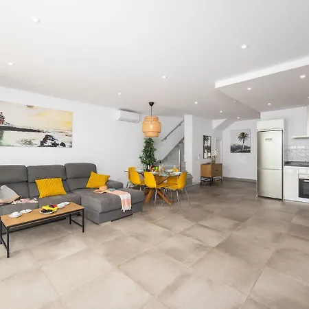 别墅 Gara 8 卡列罗港